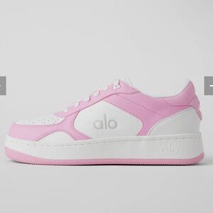 ALO classic recovery sneaker in pink